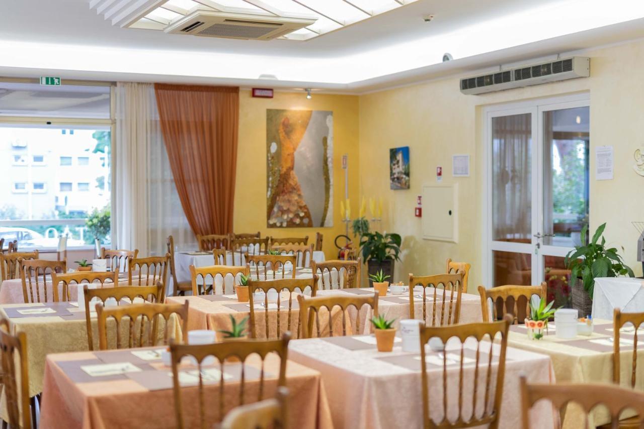 Hotel Alfa Tao 리치오네 외부 사진