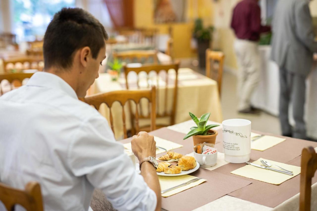 Hotel Alfa Tao 리치오네 외부 사진