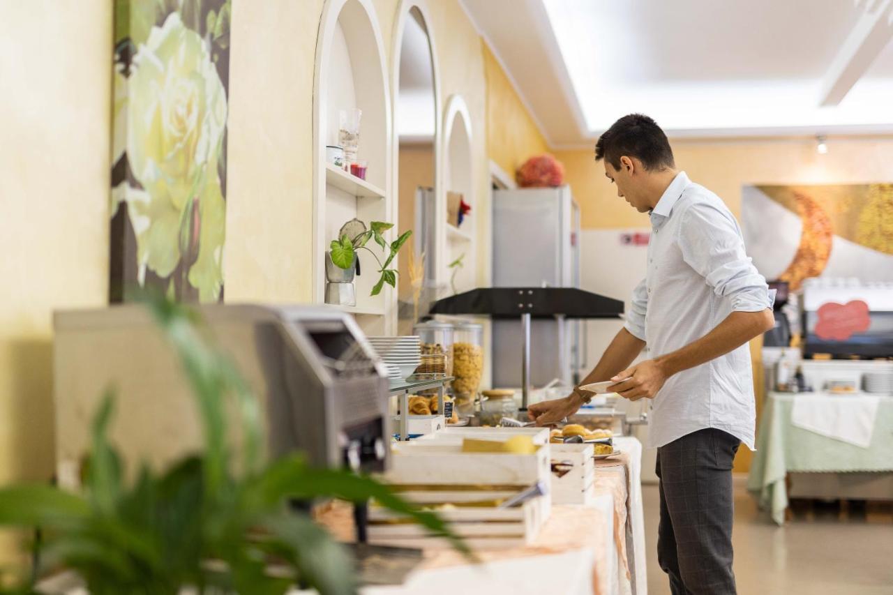 Hotel Alfa Tao 리치오네 외부 사진